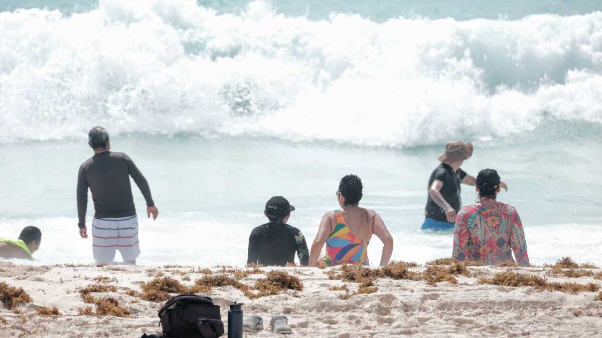 Prevén un día nublado y caluroso en Quintana Roo.