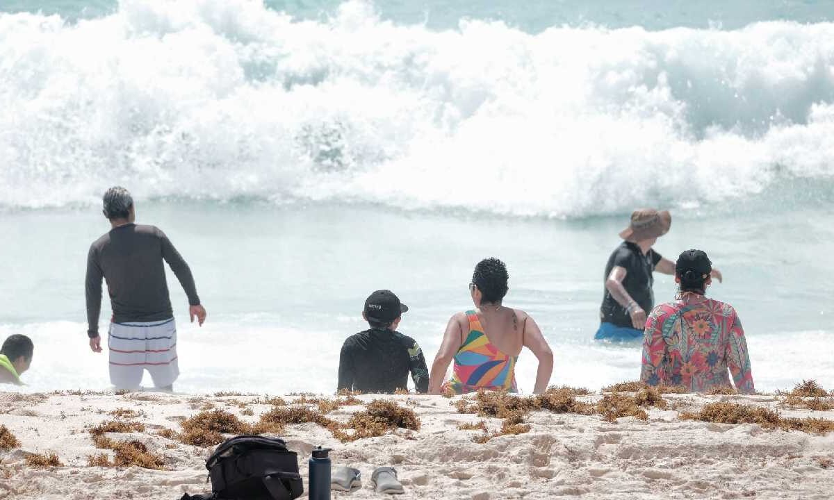 Prevén un día nublado y caluroso en Quintana Roo.