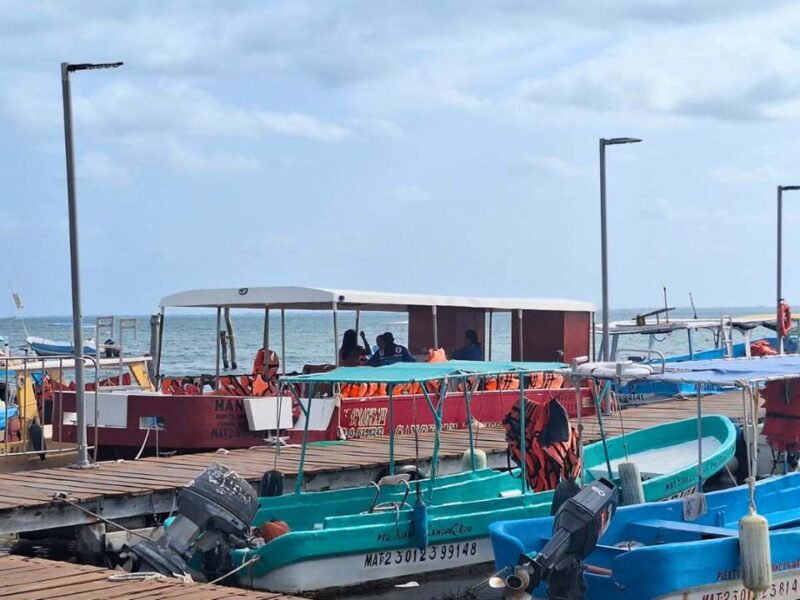 Cooperativas de Puerto Juárez operan al 20% por mal clima