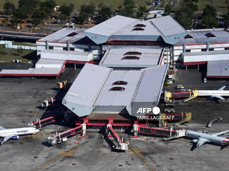 Cuba enfrenta falta de combustible aéreo en medio de creciente presión de Estados Unidos