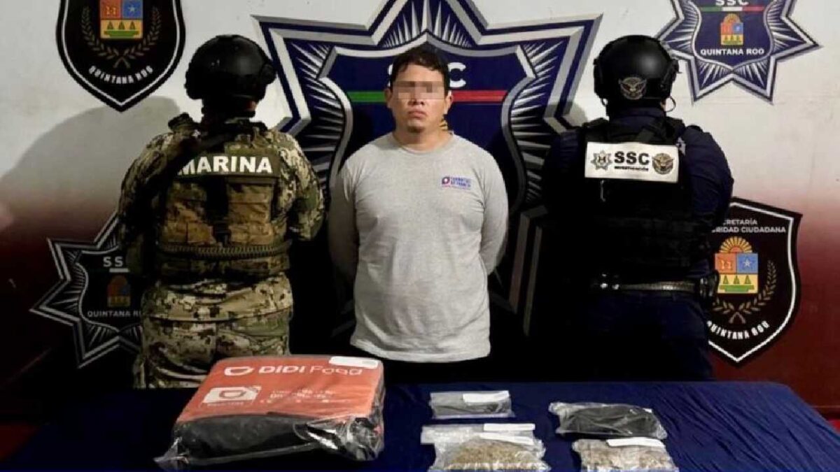 Detenido en Cancún supuesto repartidor por aplicación.
