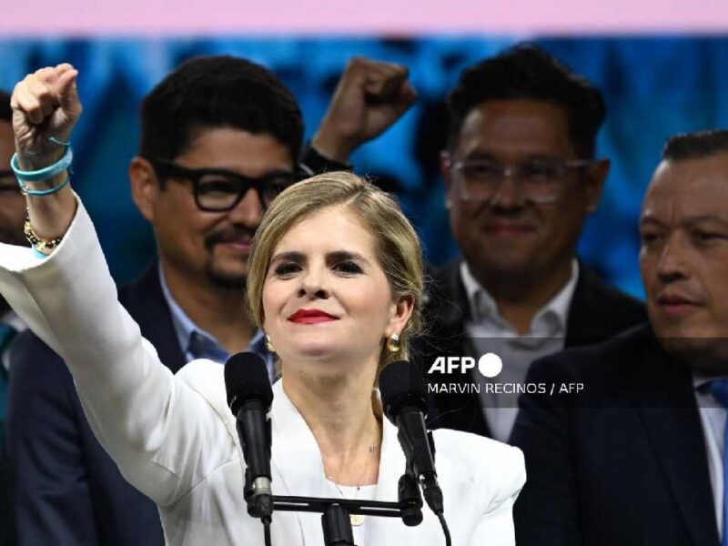 Laura Fernández arrasa en las urnas y se convierte en presidenta de Costa Rica con agenda de mano dura