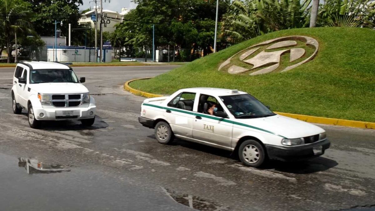 Modernizan parque vehicular los taxistas de Cancún.