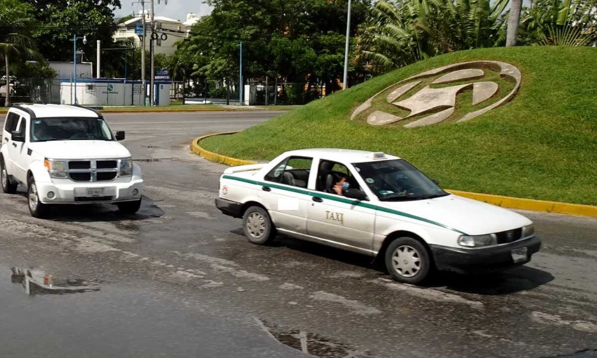 Modernizan parque vehicular los taxistas de Cancún.