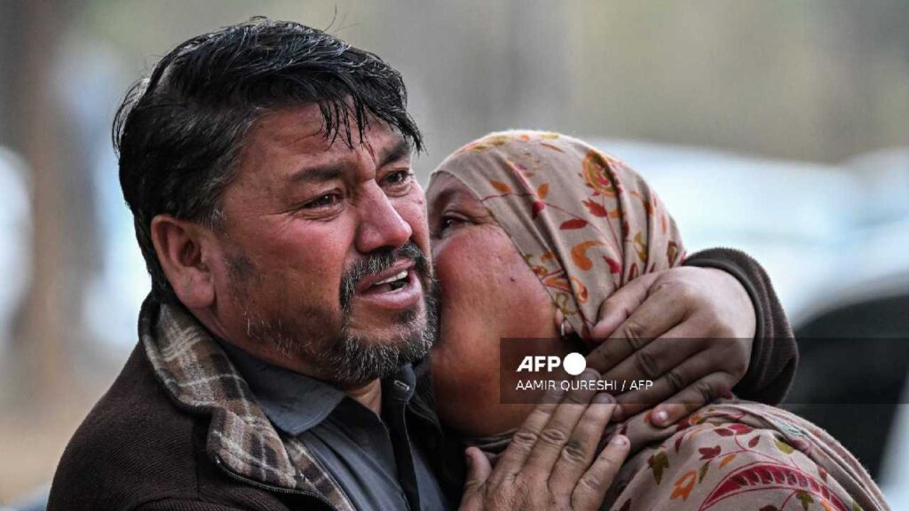 Mortífero ataque en Pakistán: atentado suicida en una mezquita chiíta deja más de 30 fallecidos
