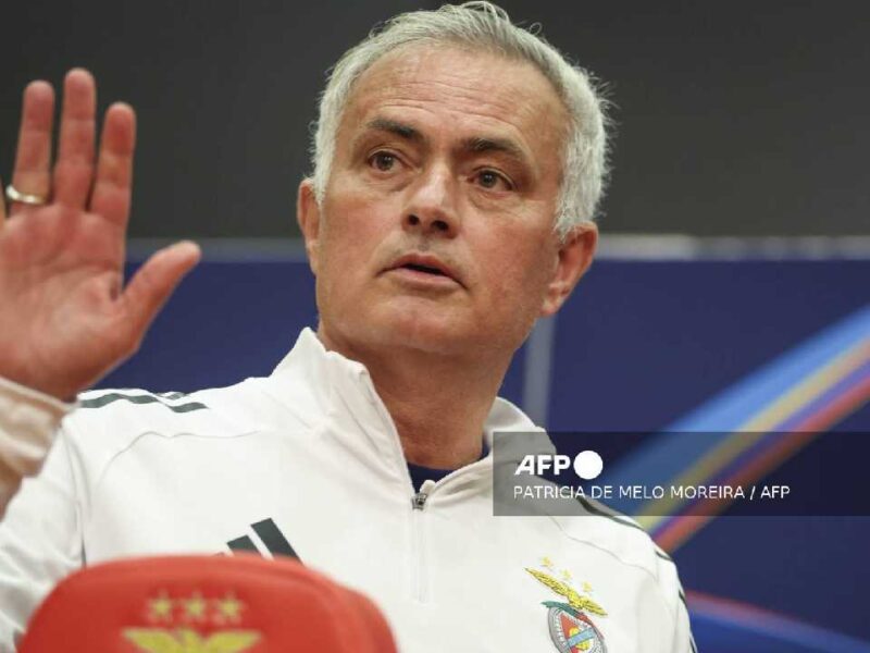 Mourinho frena especulaciones y descarta volver al Real Madrid