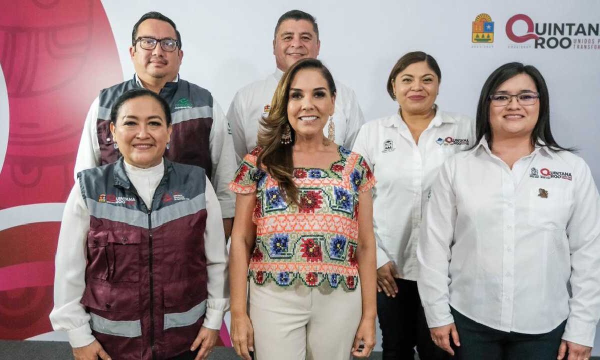 Mara Lezama apoya a los estudiantes de nivel medio superior.