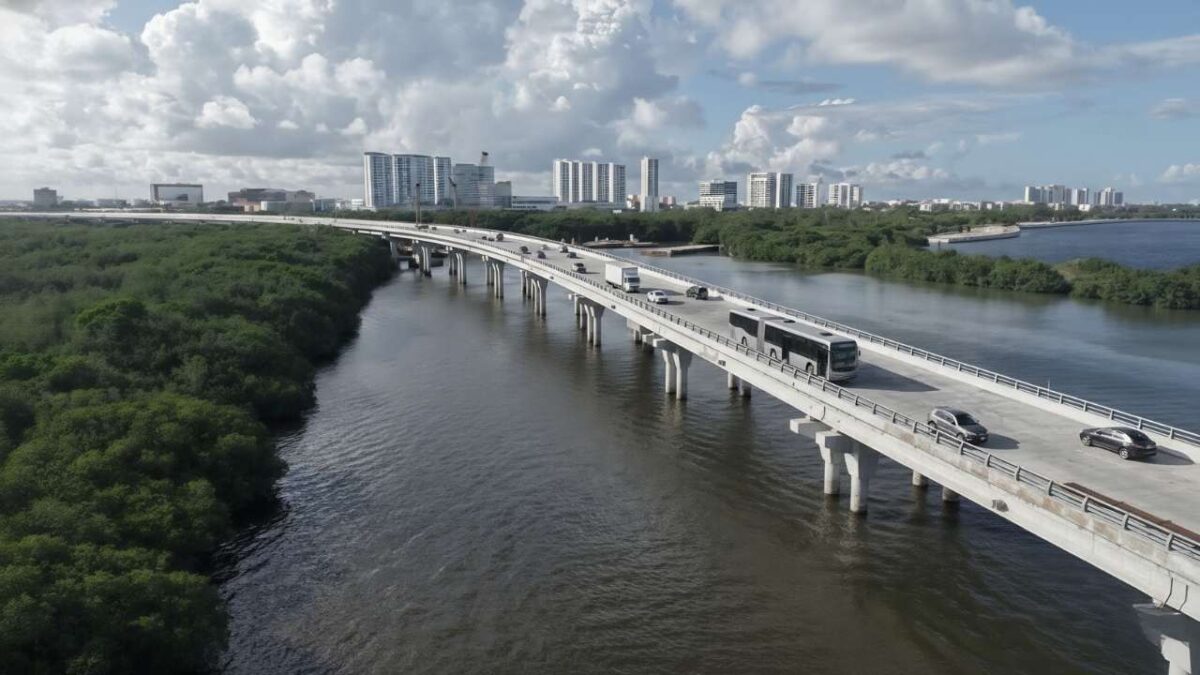 Puente Nichupté de Cancún