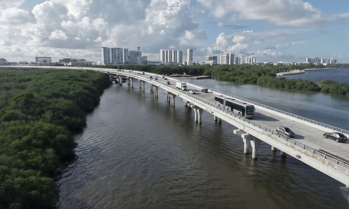 Puente Nichupté de Cancún