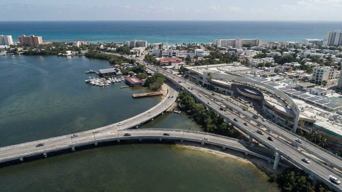 Puente Nichupté y Zona Hotelera de Cancún