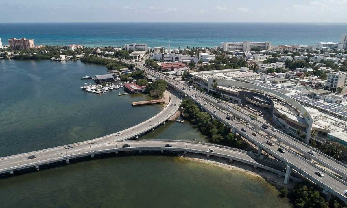 Puente Nichupté y Zona Hotelera de Cancún
