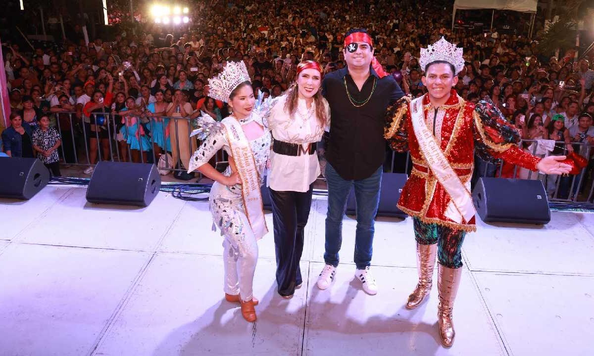 Sigue el carnaval en Isla Mujeres.