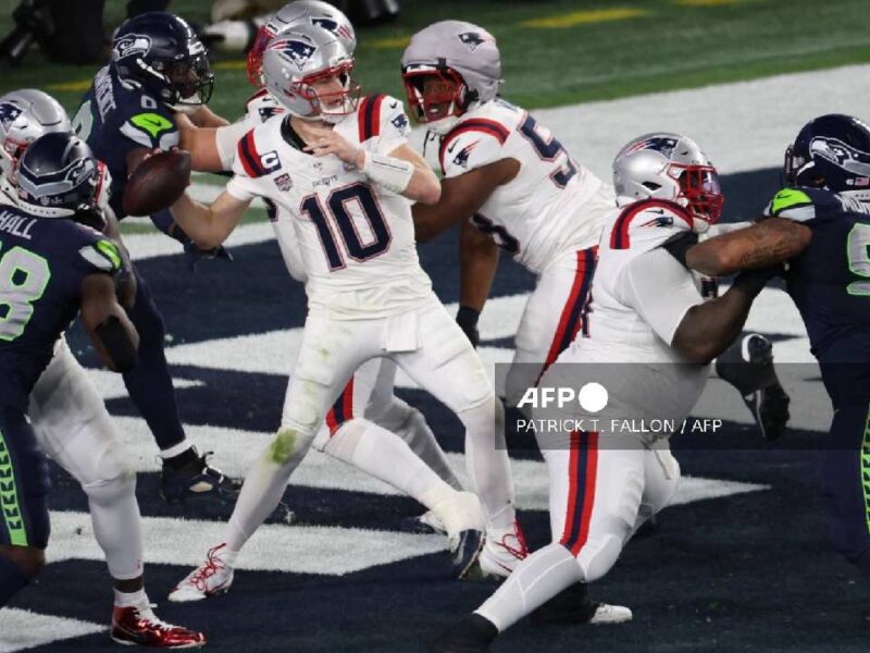 Aplastados en el Super Bowl, Patriots se conjuran para volver por el récord