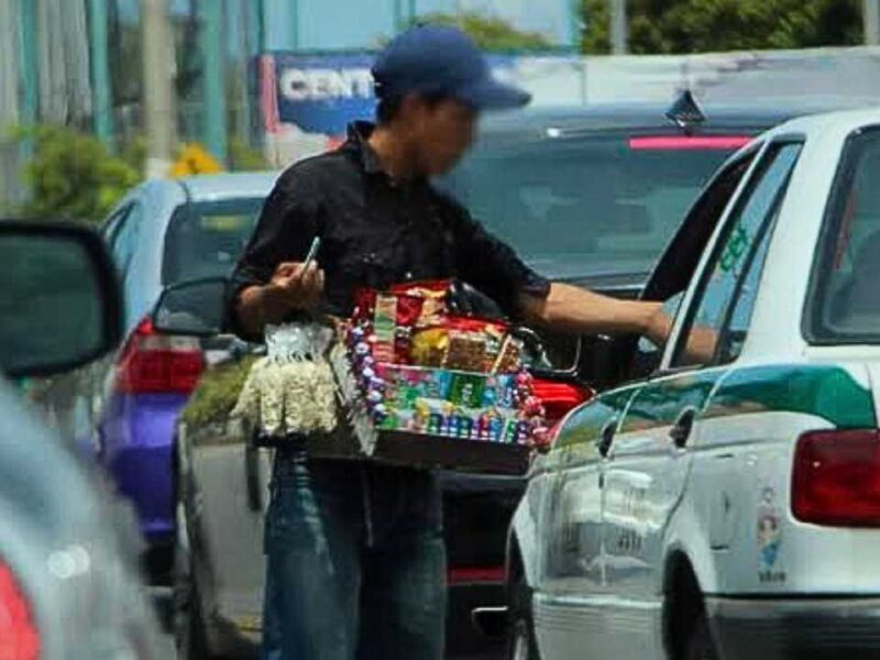 Retiran ambulantes del bulevar Colosio en Cancún rumbo al Mundial 2026
