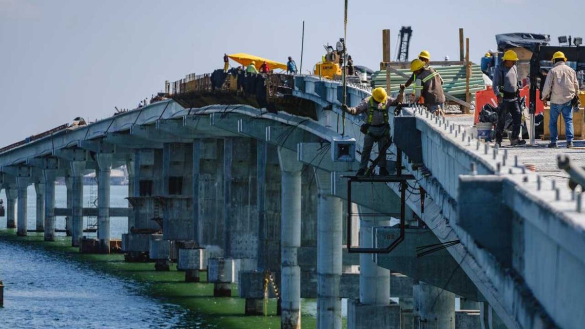 Quedó unido el Puente Vehicular Nichupté.