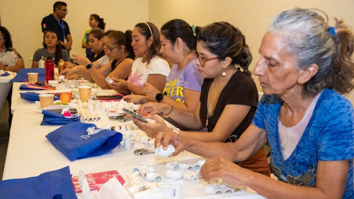 Aguakan realiza taller de plomería para mujeres en Isla Mujeres