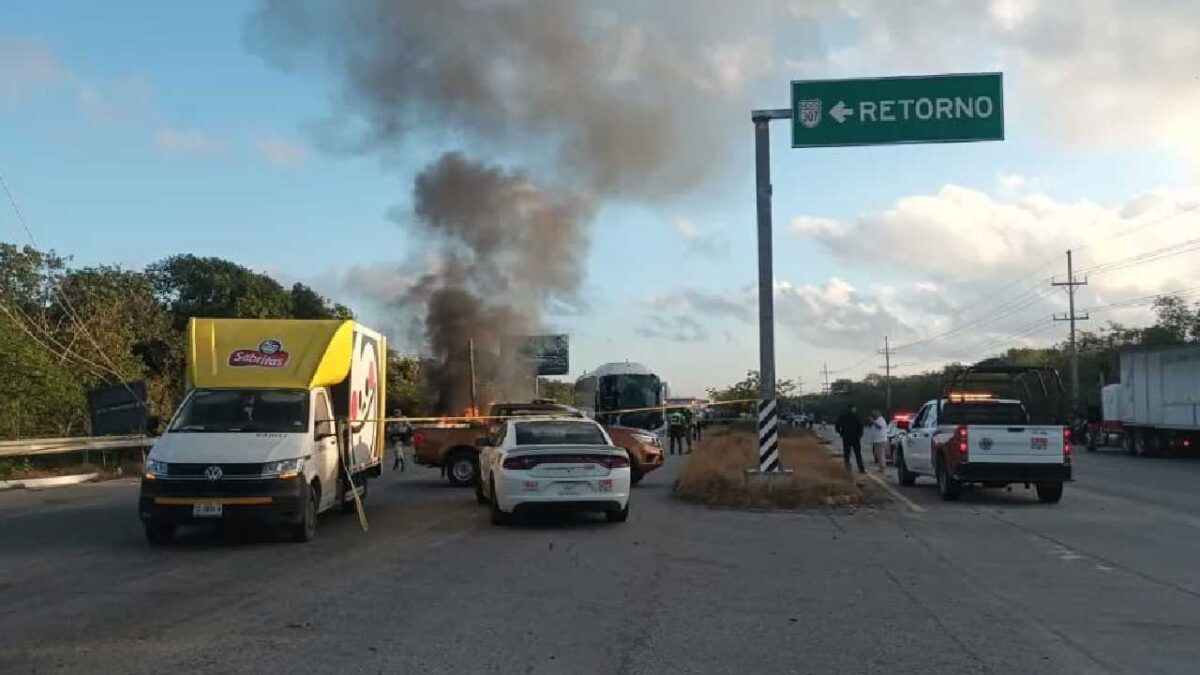 Aparatoso accidente en el tramo Akumal-Tulum.