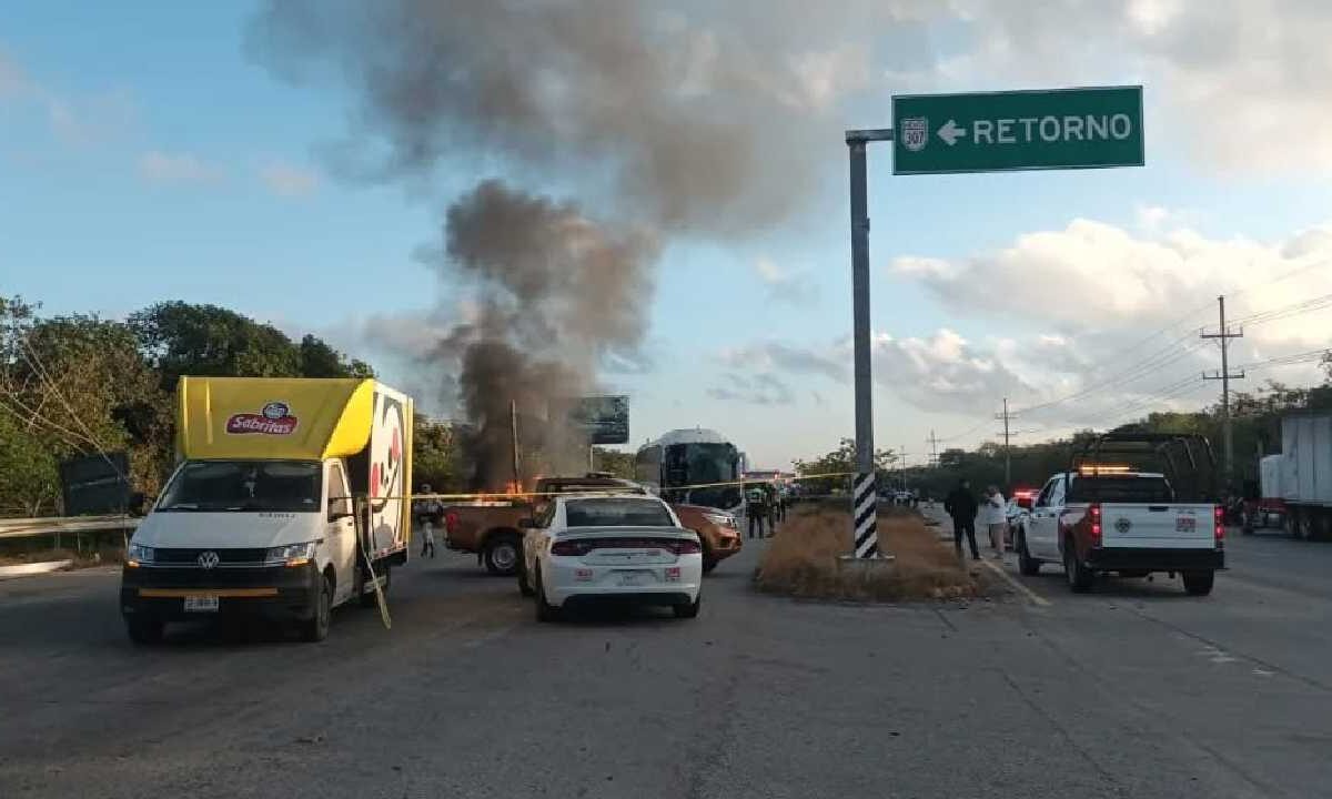 Aparatoso accidente en el tramo Akumal-Tulum.