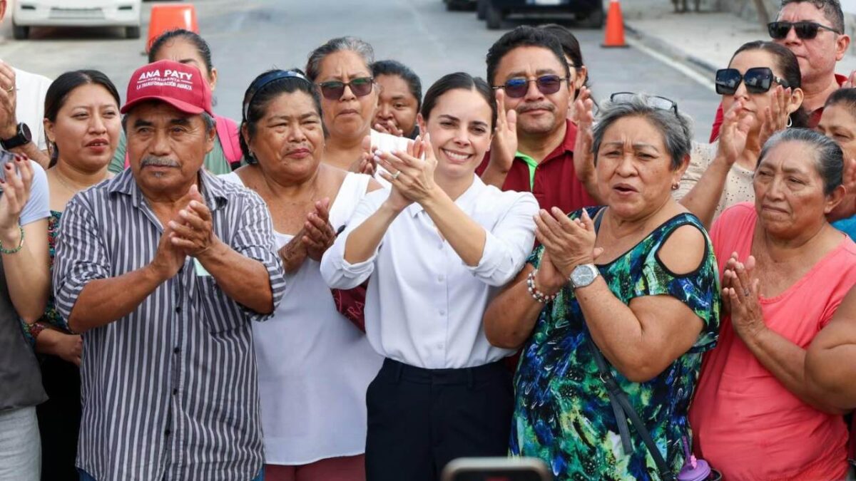 Ana Paty Peralta, alcaldesa de Benito Juárez, durante un evento oficial en Cancún tras aparecer en el ranking Mitofsky de alcaldes mejor evaluados de México.