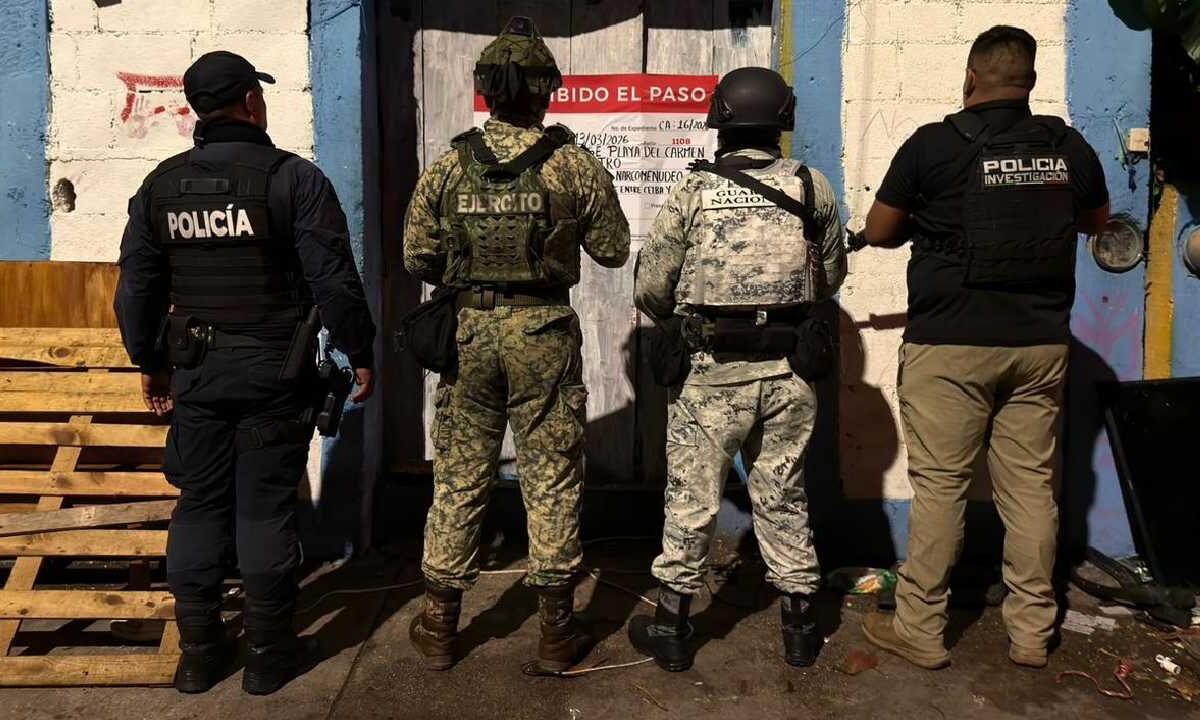 Aseguran "narcotienda" en Playa del Carmen.