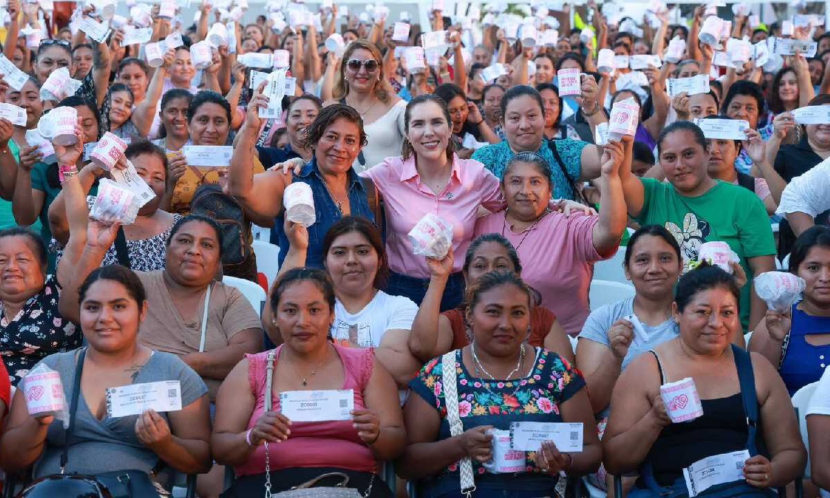 Atenea Gómez destacó el papel de la mujer.
