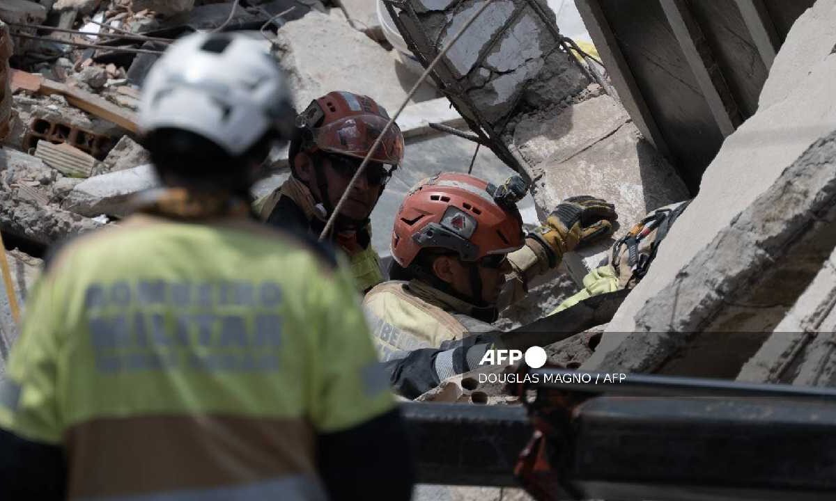Tragedia en Brasil al derrumbarse casa de ancianos.