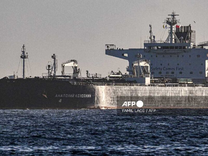 Buque ruso llega a Cuba y alivia temporalmente la crisis energética en la isla