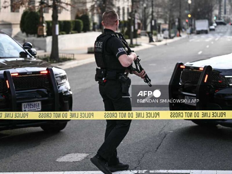 Casa Blanca en alerta: cierran perímetro tras impacto de camioneta contra barreras de seguridad