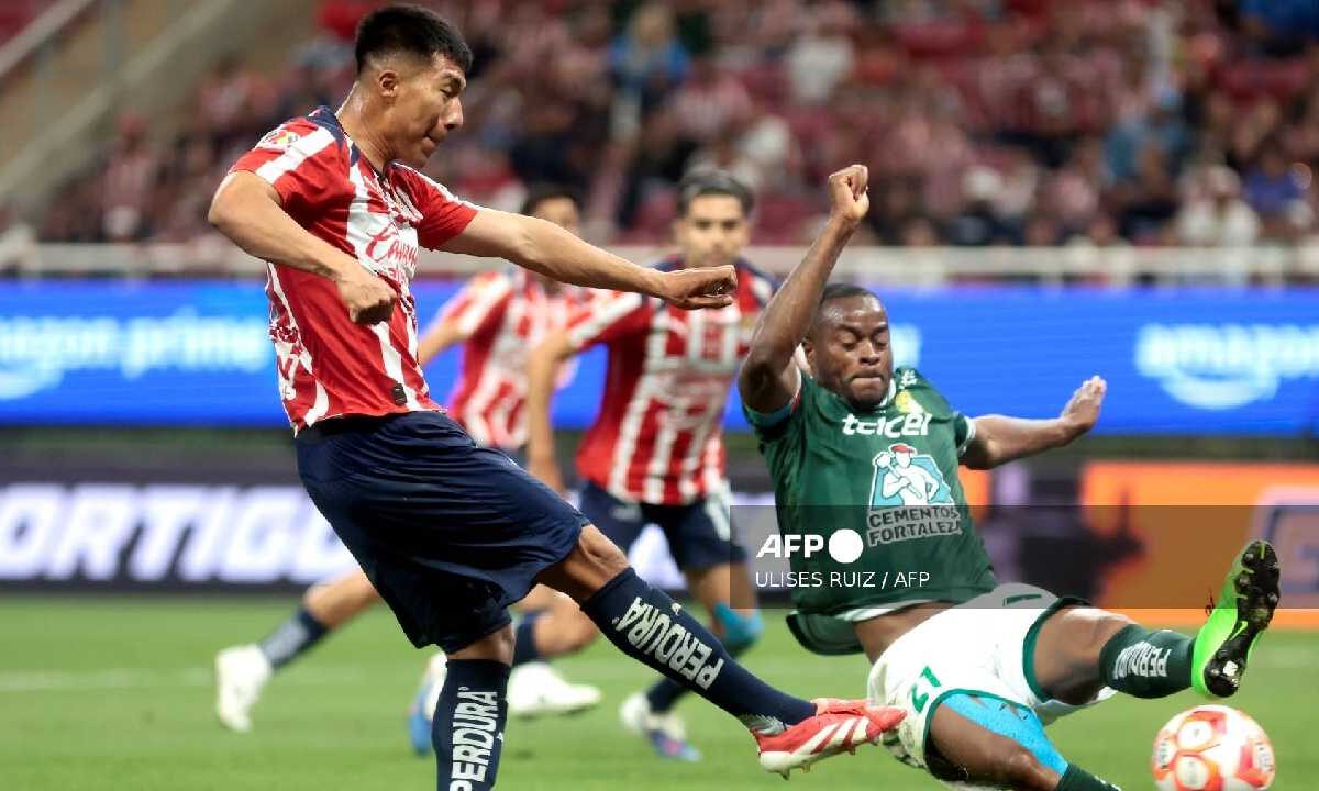Chivas volvió al liderato.