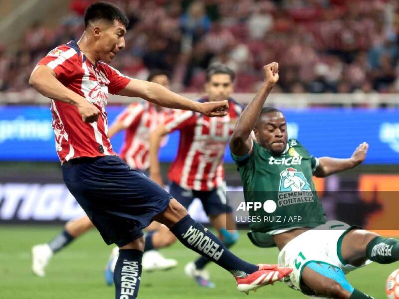 Chivas aplastan a León y recupera el liderato del Clausura 2026