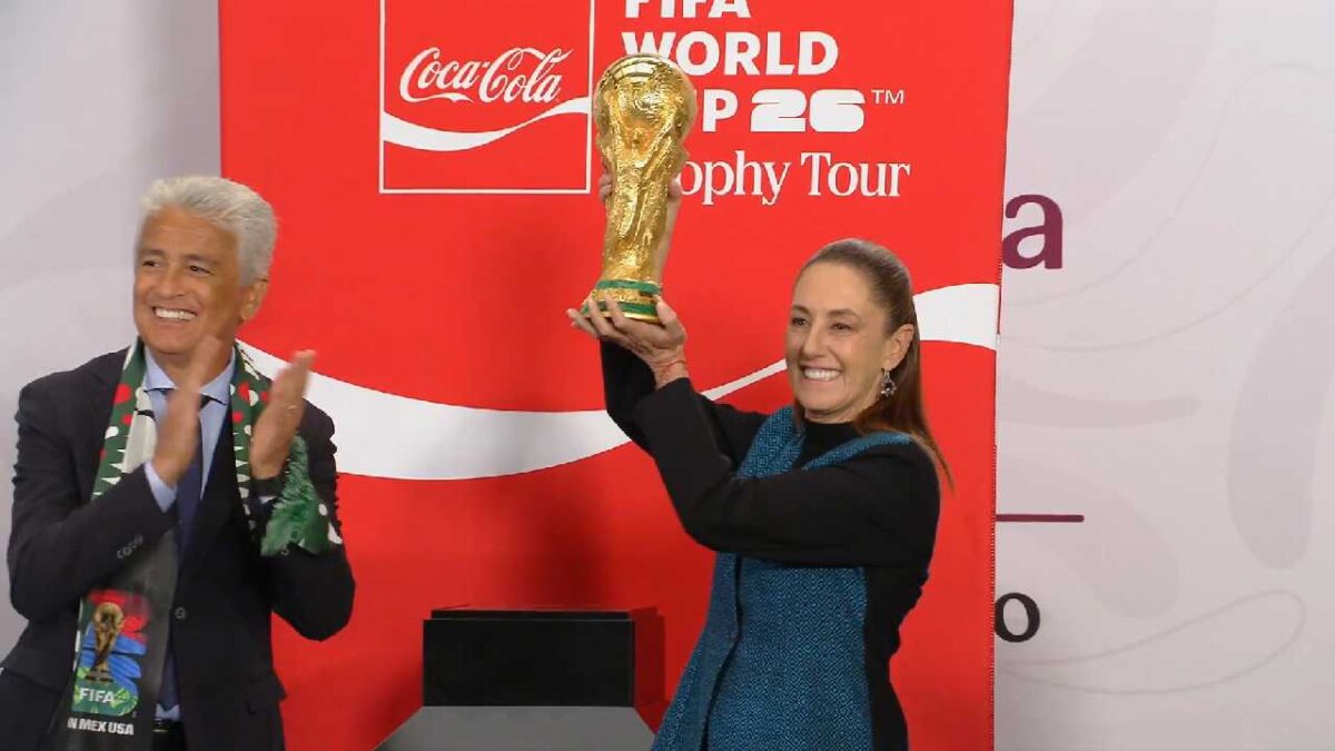 Claudia Sheinbaum levantó la Copa del Mundo 2026.