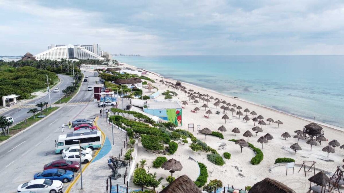 Prevén ambiente caluroso con lluvias aisladas.