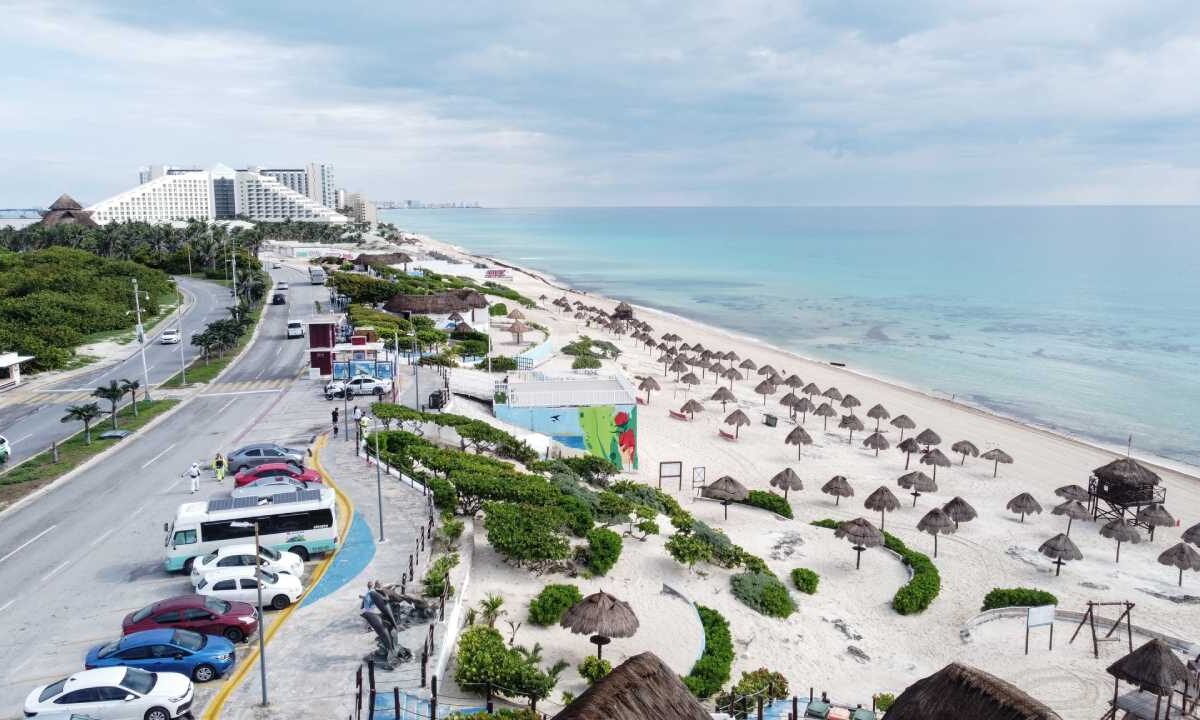 Prevén ambiente caluroso con lluvias aisladas.
