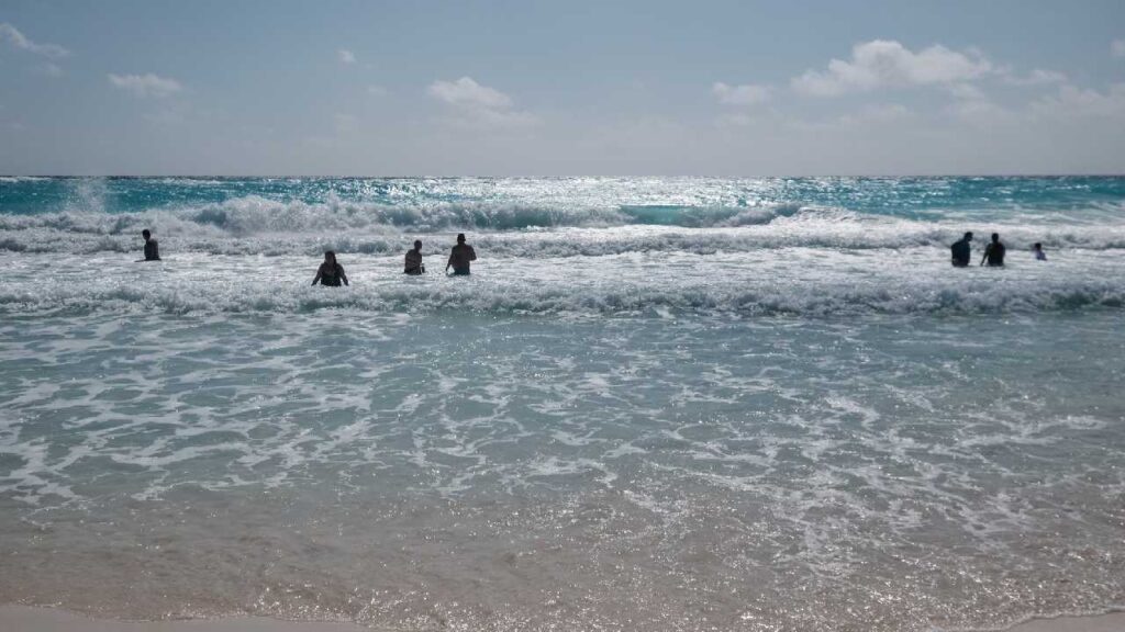 Clima en Quintana Roo: inicio de semana con ambiente caluroso, nublados y lluvias aisladas