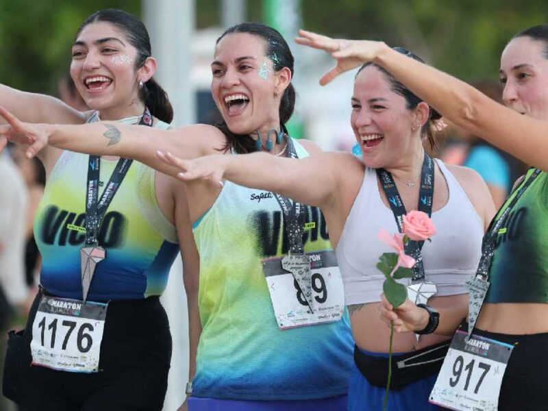 Día Internacional de la Mujer: Así se vivió en Cancún el Medio Maratón; 2500 atletas de 31 países (galería)