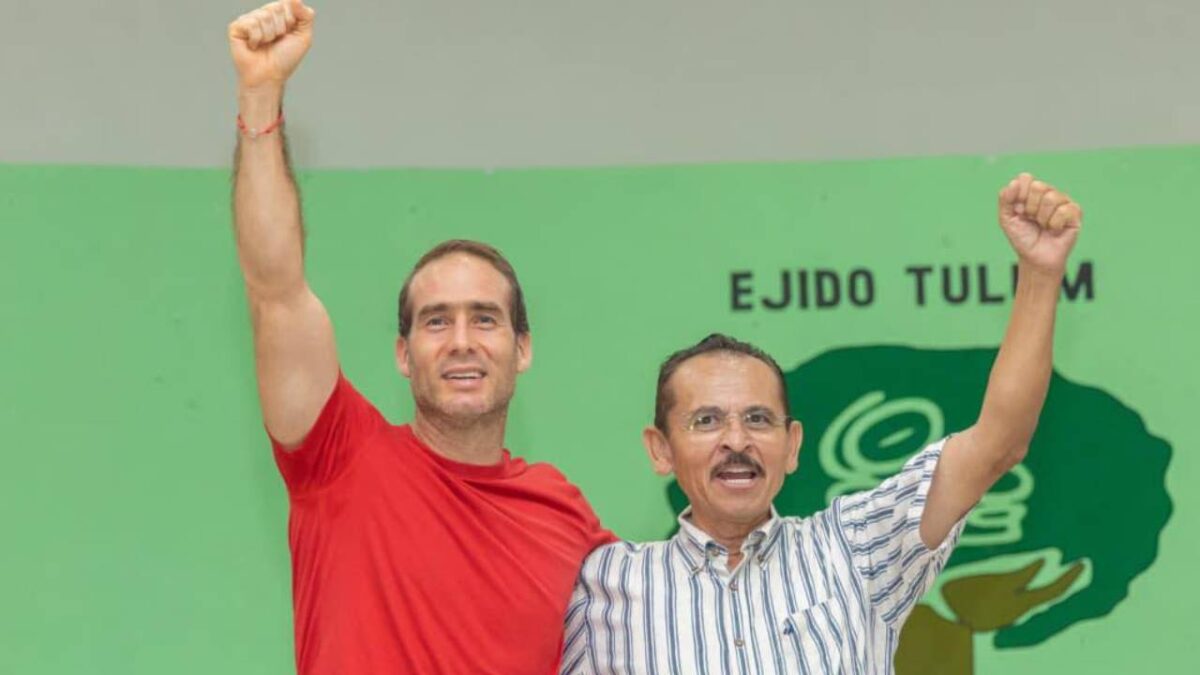 Diego Castañón Trejo y Martín de la Cruz, de la CROC en Tulum.