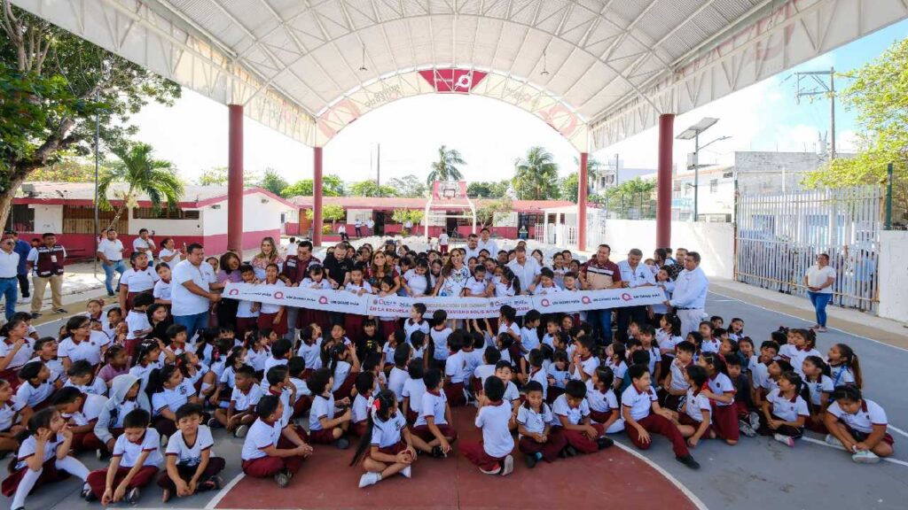 Inauguran domo escolar en Tulum.
