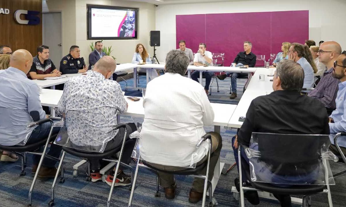 Cuerpo consular se reúne con la SSC.