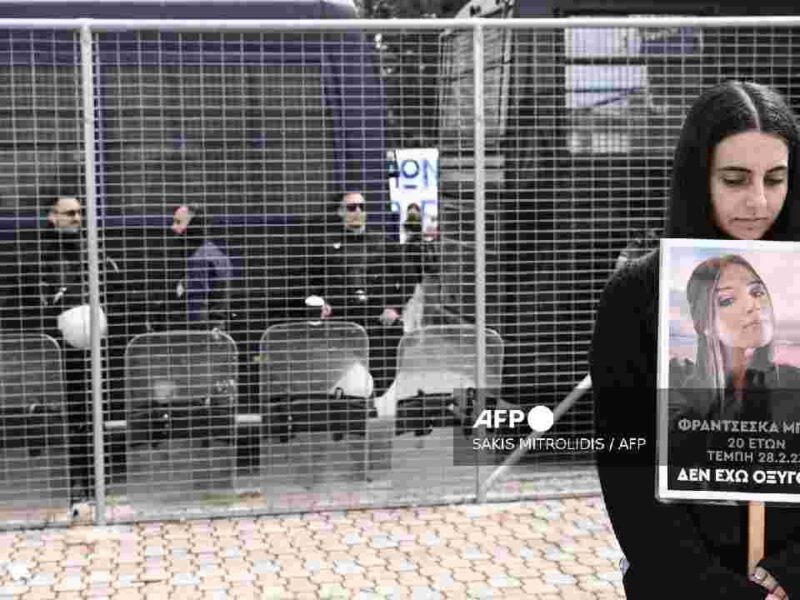 Grecia aplaza juicio por tragedia ferroviaria que dejó decenas de muertos