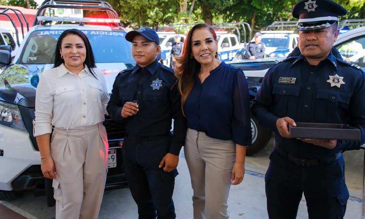 Entregan patrullas en Puerto Morelos.