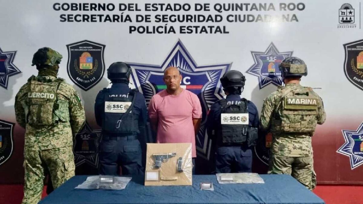 Cae sujeto con droga; estaba armado.
