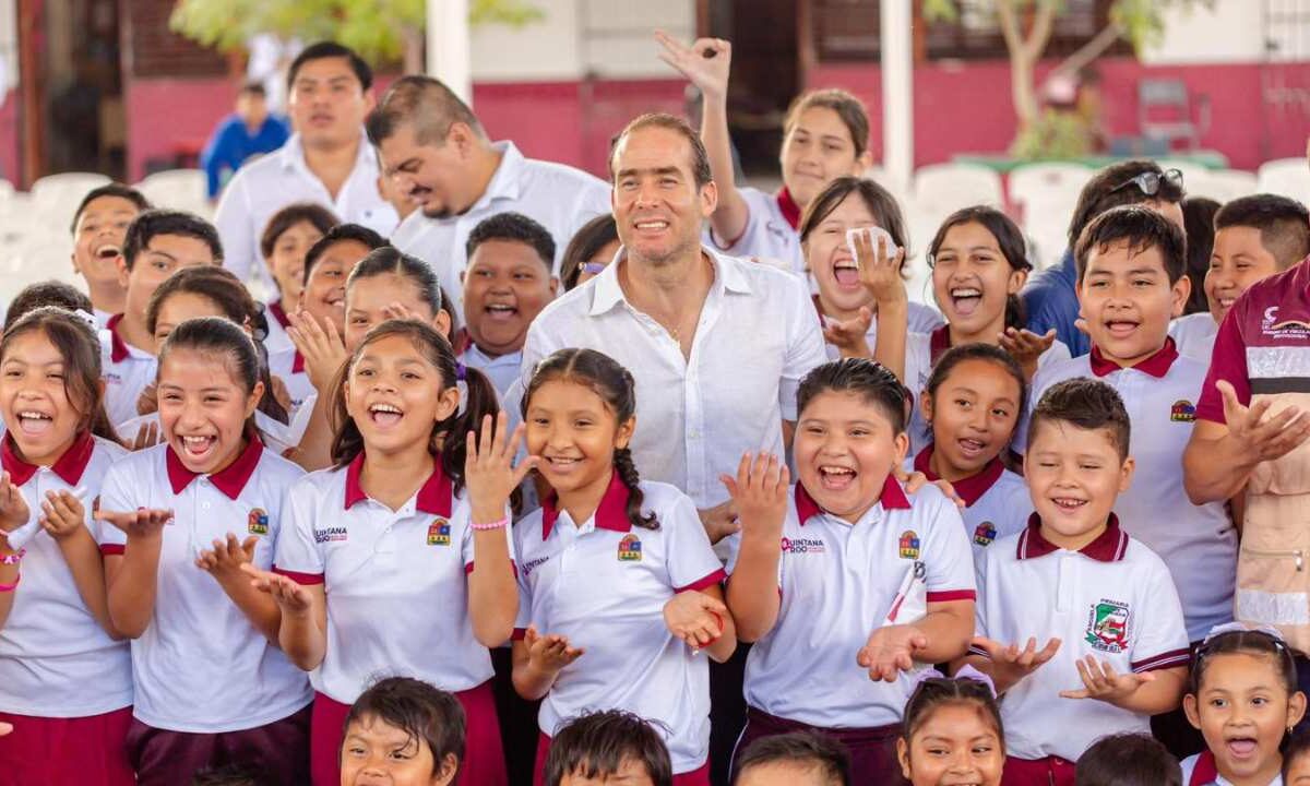Inauguración del nuevo domo en la primaria “Octaviano Solís Aguirre”, de Tulum, tras 33 años sin tenerlo.