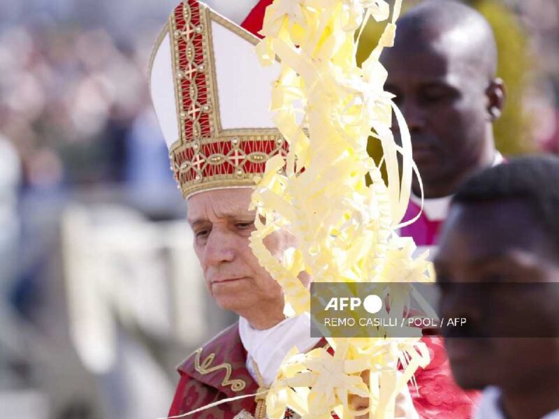 Papa advierte en la misa de Domingo de Ramos que Dios no escucha la oración de quienes hacen guerra