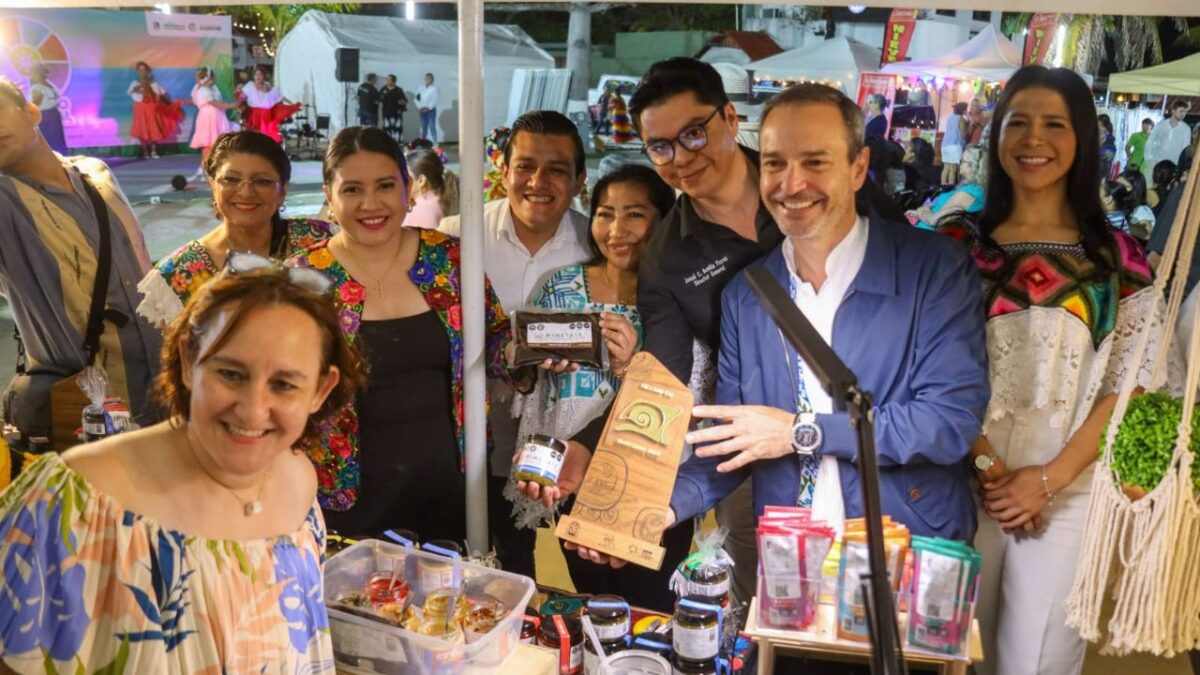 Expo Faro Artesanal en Puerto Morelos impulsa economía