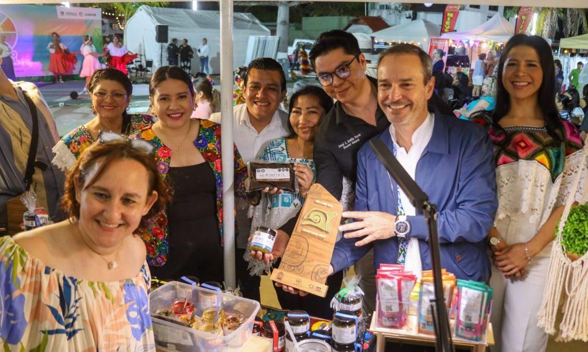 Expo Faro Artesanal en Puerto Morelos impulsa economía