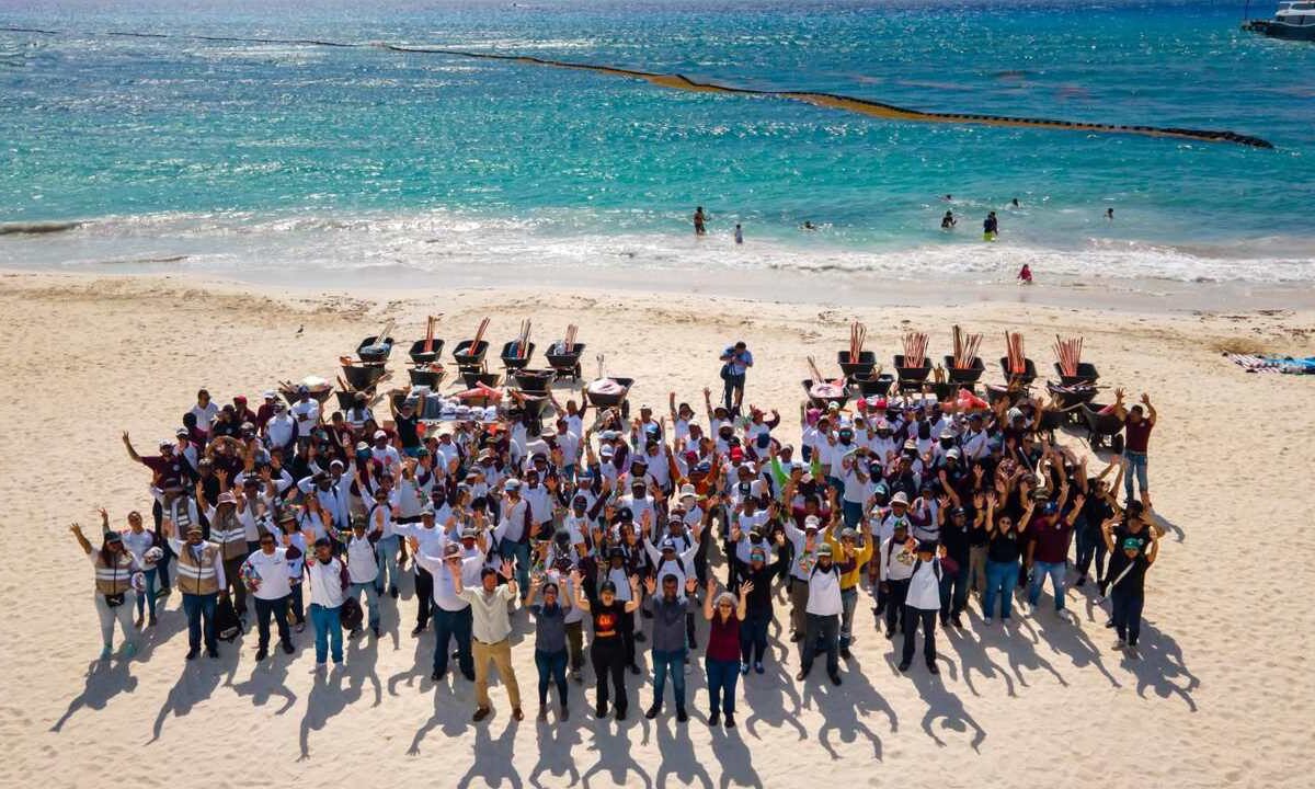 Refuerzan limpieza en Playa del Carmen