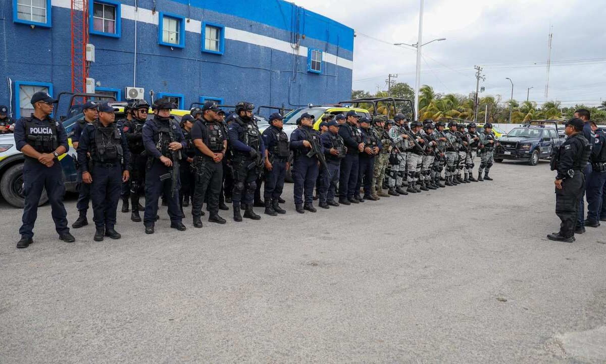 Policía Cancún reporta 94 detenciones y asegura armas de fuego