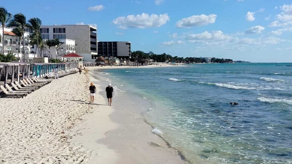 Presume Estefanía Mercado arenales impecables para recibir a visitantes locales y extranjeros en Playa del Carmen