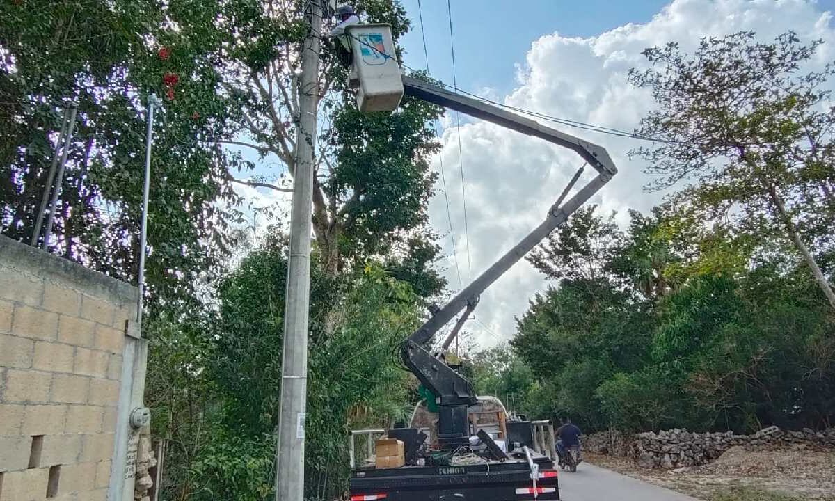 Alumbrado público en Puerto Morelos.