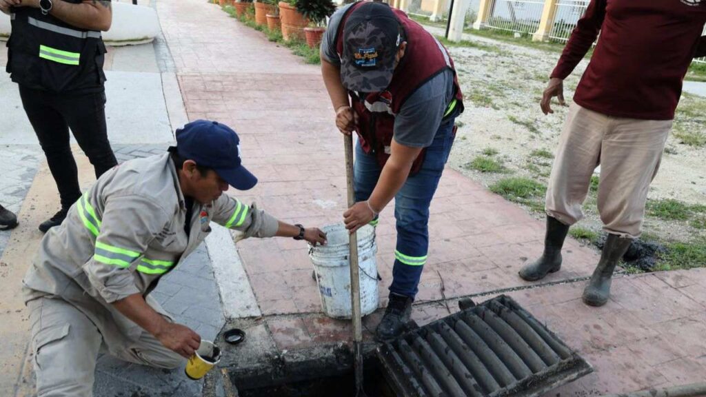 Reponen más de 30 rejillas pluviales ante temporada de lluvias